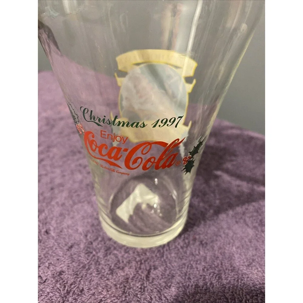 Vintage 2 Glasses Enjoy Coca Cola Christmas 1997 Santa Claus Happy Holidays‎ 2